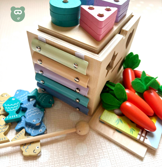 Pebble Toys - Activity Cube 18m+